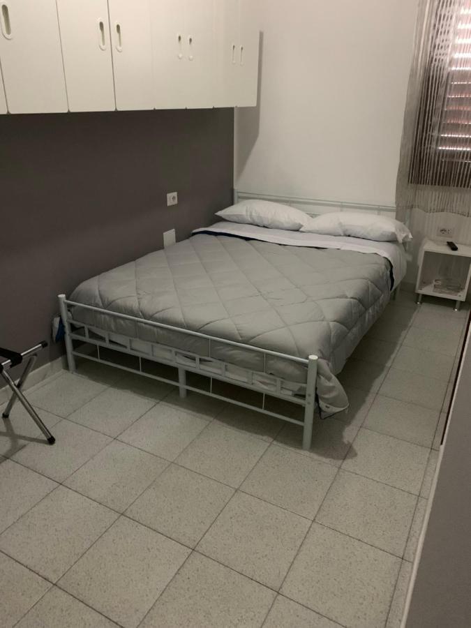 Bedroom Low Cost Di Elisa Куартуччу Екстер'єр фото