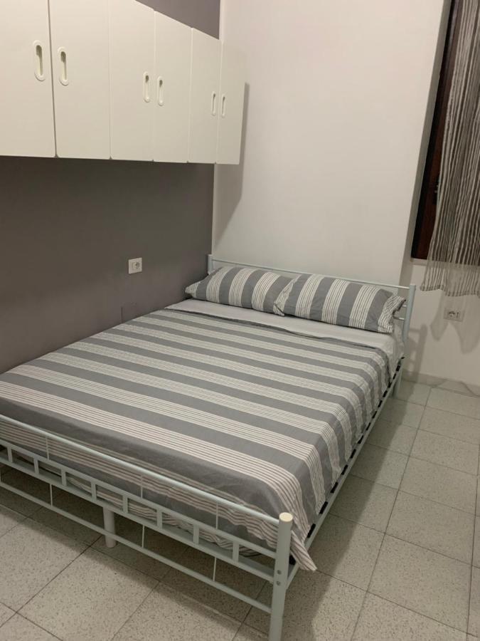 Bedroom Low Cost Di Elisa Куартуччу Екстер'єр фото